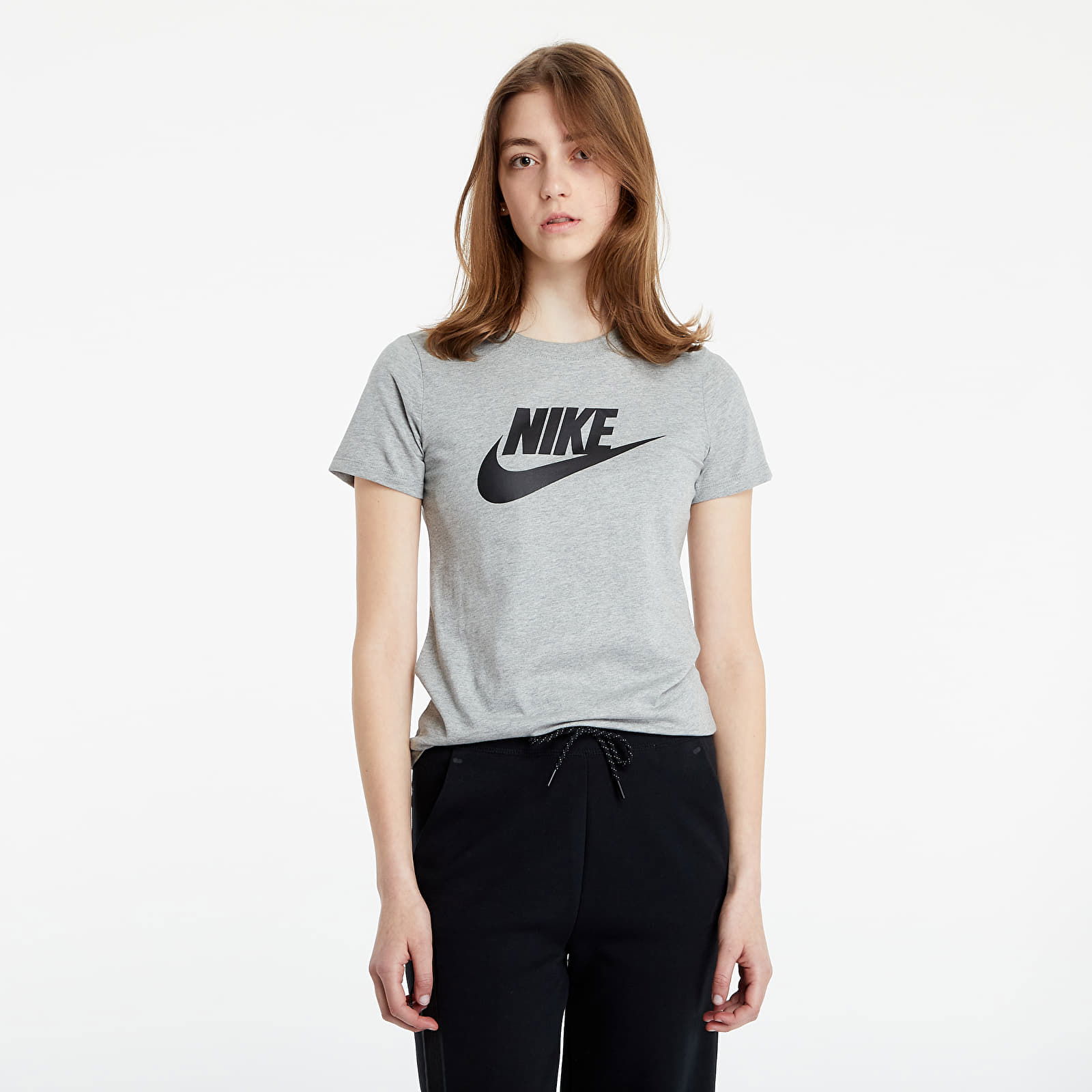 Camiseta Nike Sportswear Essential BV6169